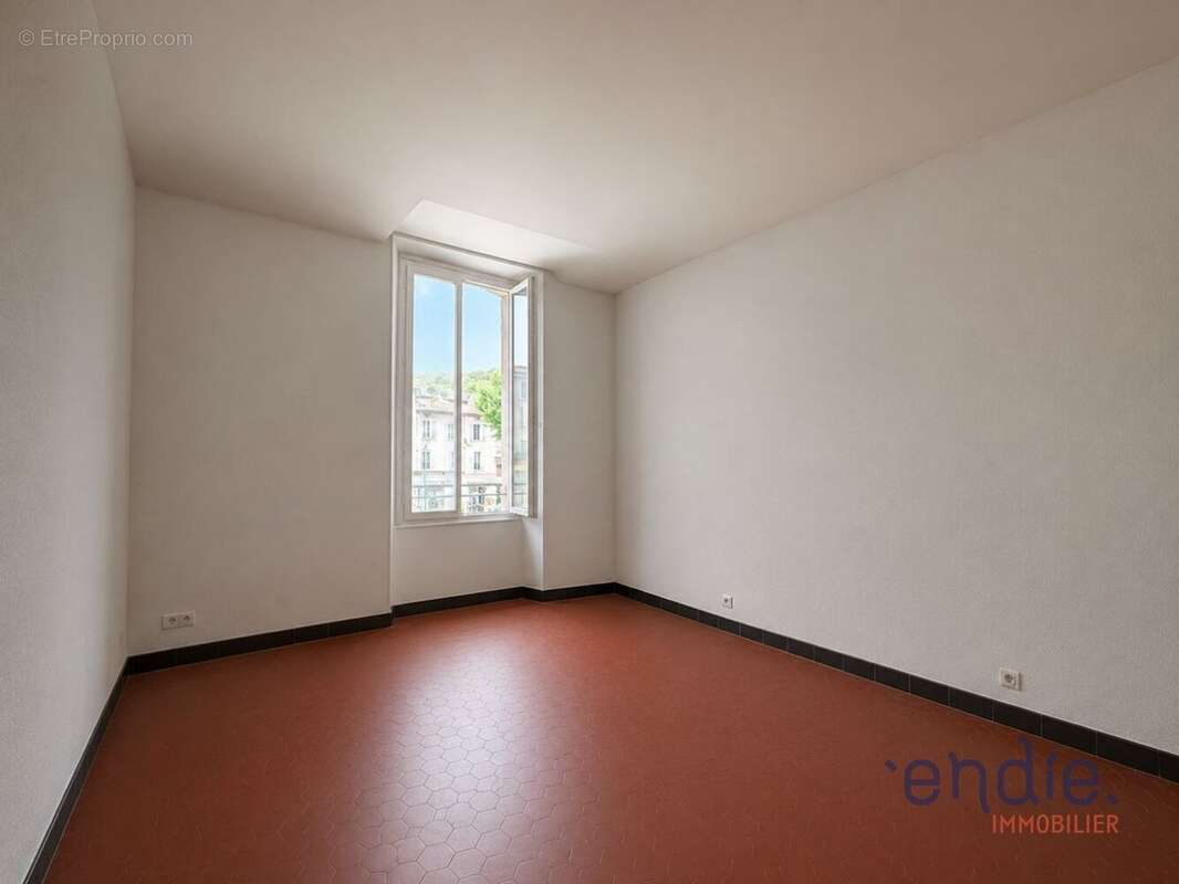Appartement à FLASSANS-SUR-ISSOLE
