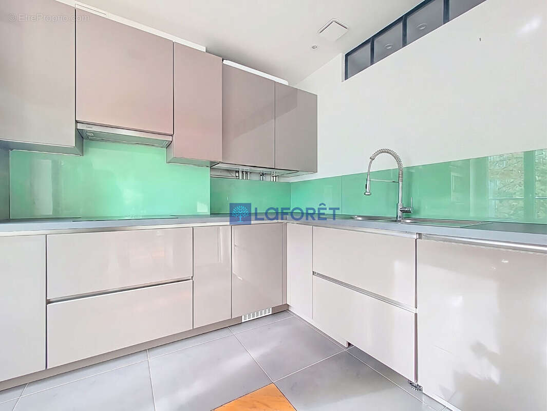Appartement à PARIS-1E