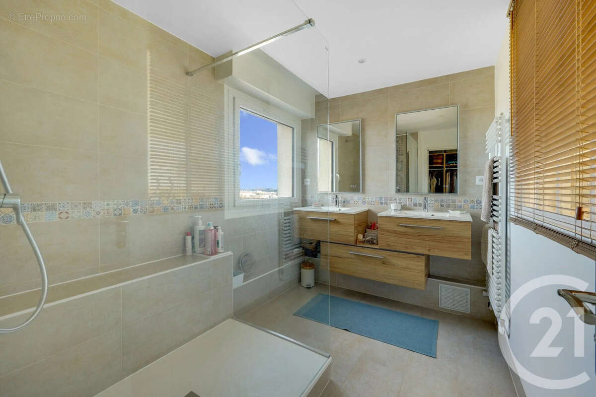 Appartement à VERRIERES-LE-BUISSON