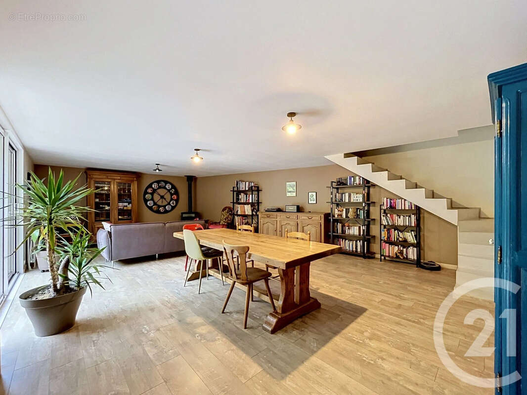 Maison 212 m² à Bains-Les-Bains  - photo 13