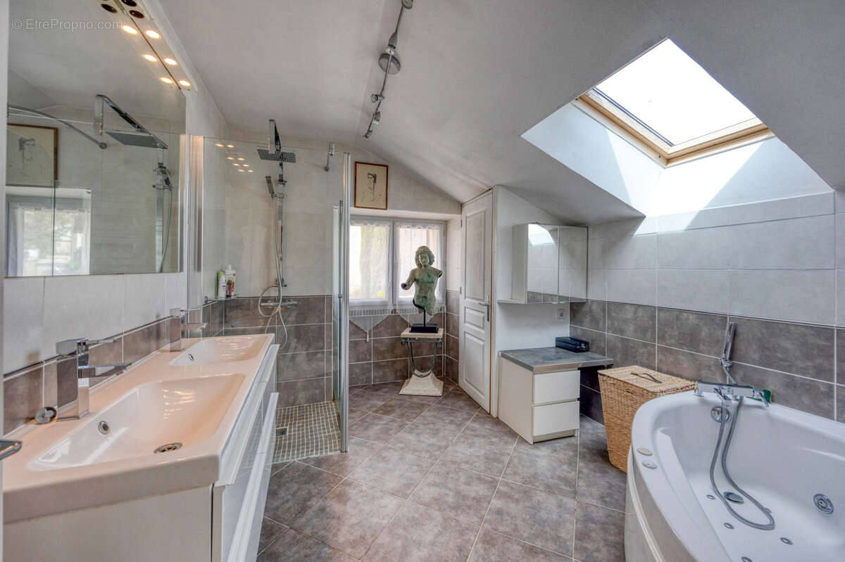 Maison à SAINT-ISMIER