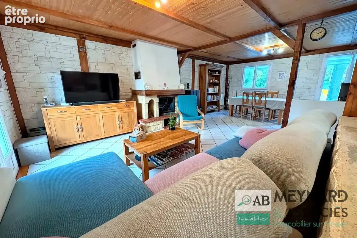 A vendre PLESSIS FEU AUSSOUX 5 mn de ROZAY EN BRIE maison indépendante de 113m2 , garage  45m2 ,terrain 1028m2 - photo 3