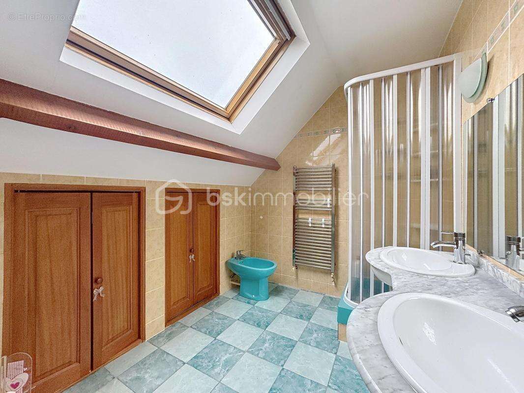 Maison à THORIGNY-SUR-MARNE