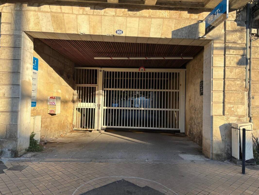 Photo 1 - Parking à BORDEAUX