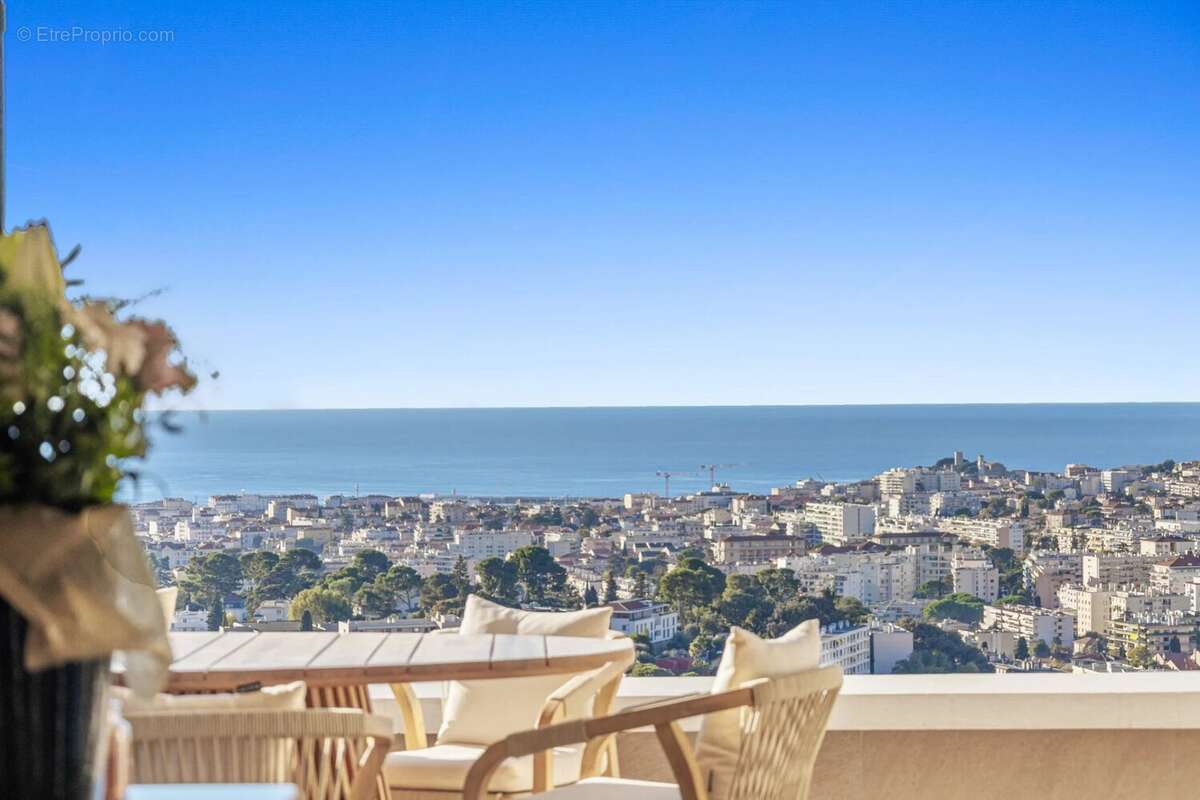 Appartement à LE CANNET
