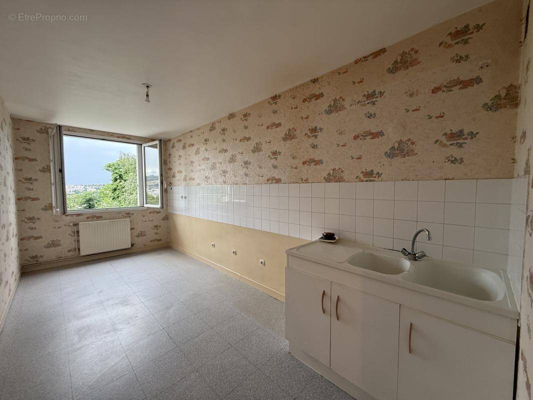 Appartement à SAINT-ETIENNE