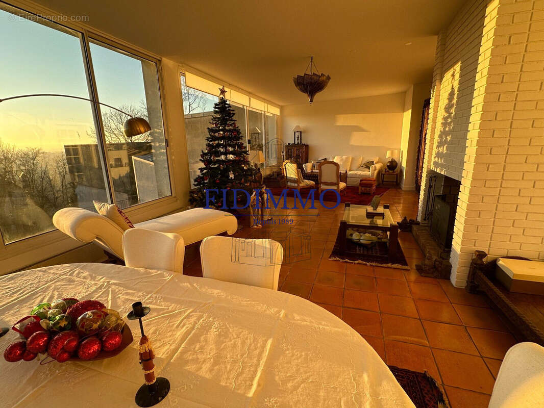 Maison à CHENNEVIERES-SUR-MARNE