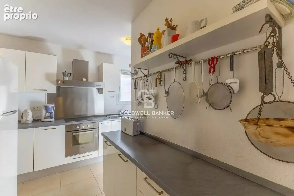 L'ile-rousse - Centre ville - Grand T4 en duplex - Cave & garage - photo 11