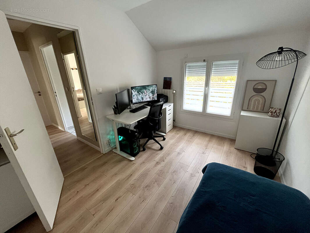 Maison à VOISINS-LE-BRETONNEUX