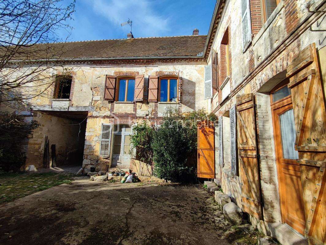 Maison à VILLENEUVE-L'ARCHEVEQUE