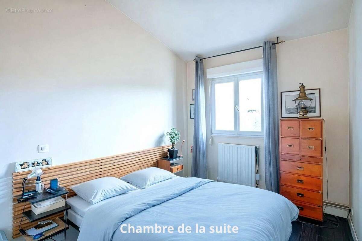 Maison à SURESNES