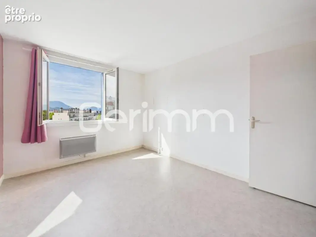 Vente - Appartement - 2 pièces + cuisine - 42 m² - 78 000 € - - photo 10