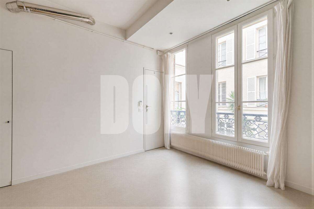 Appartement à PARIS-10E
