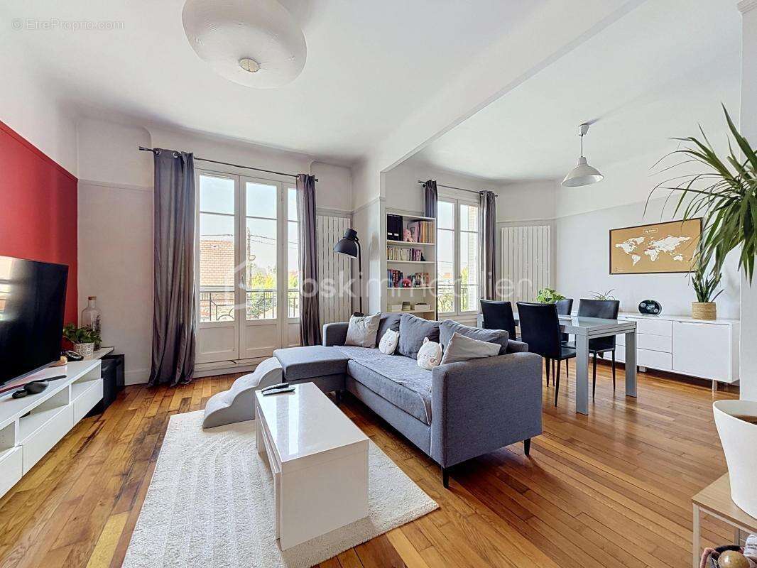 Appartement à LE MESNIL-LE-ROI