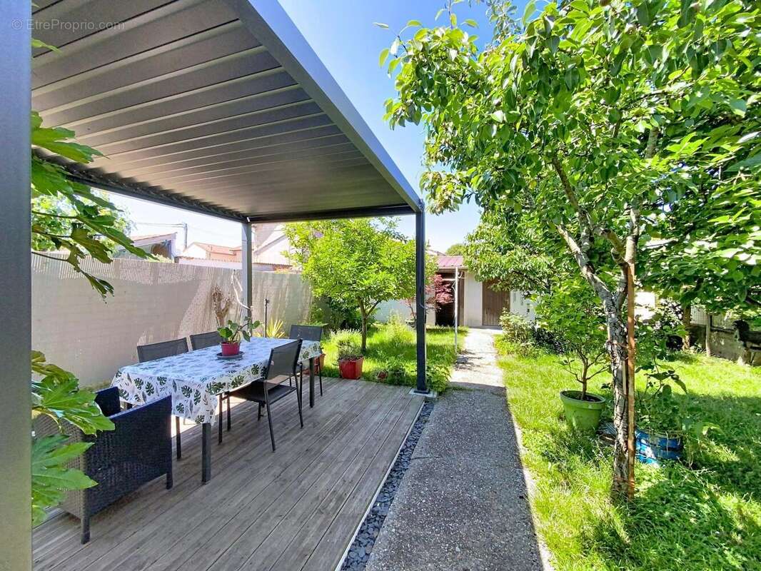 Photo 2 - Maison à CENON