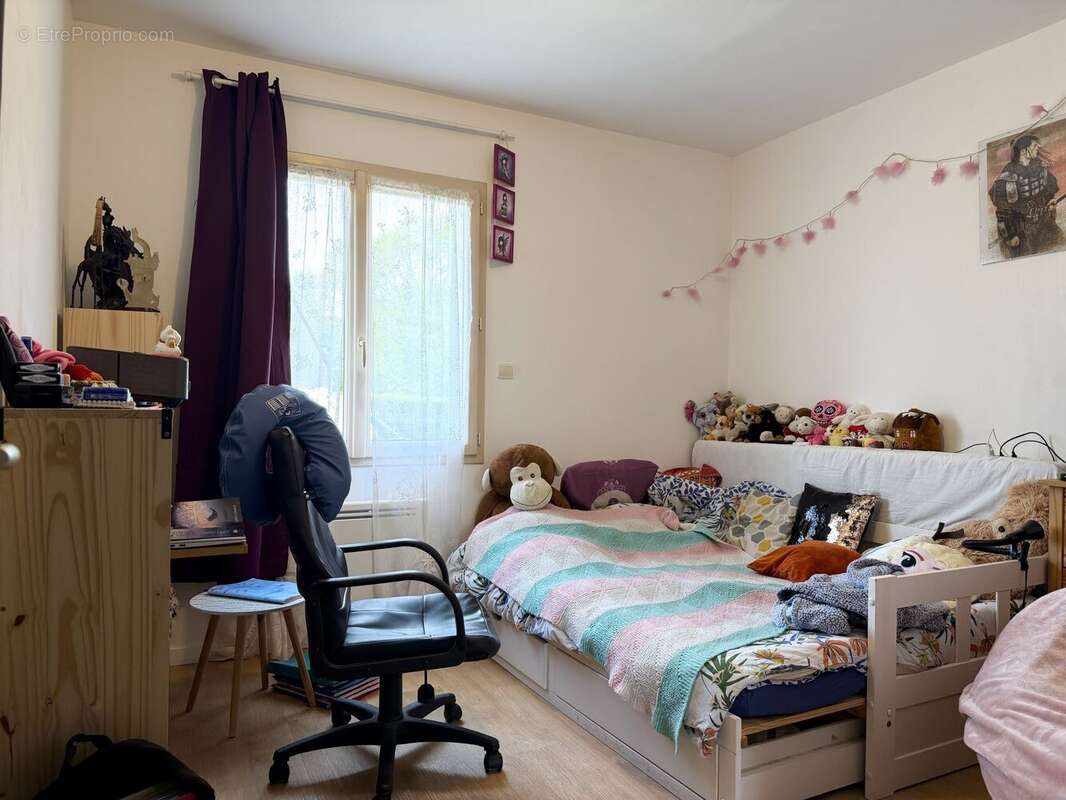 Chambre 2 - Maison à SAINT-CELERIN