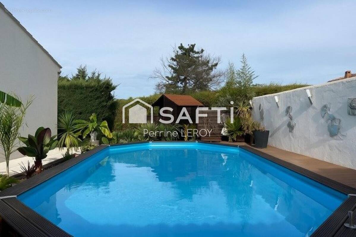 Photo 1 - Maison à LE MUY