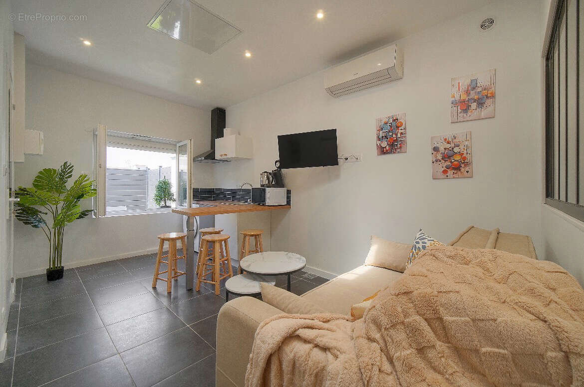 Cannes anglais au calme  villa t5/ t6 de 118 m2 terrasse 80m2 sud ouest 10 % rentabilite - photo 2