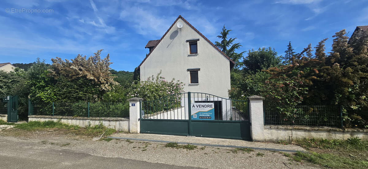 Maison à JUSSY