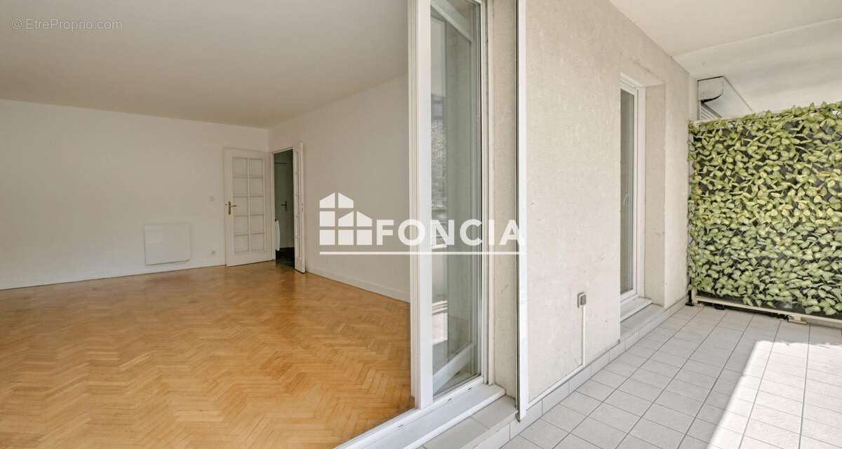 Appartement à MONTROUGE