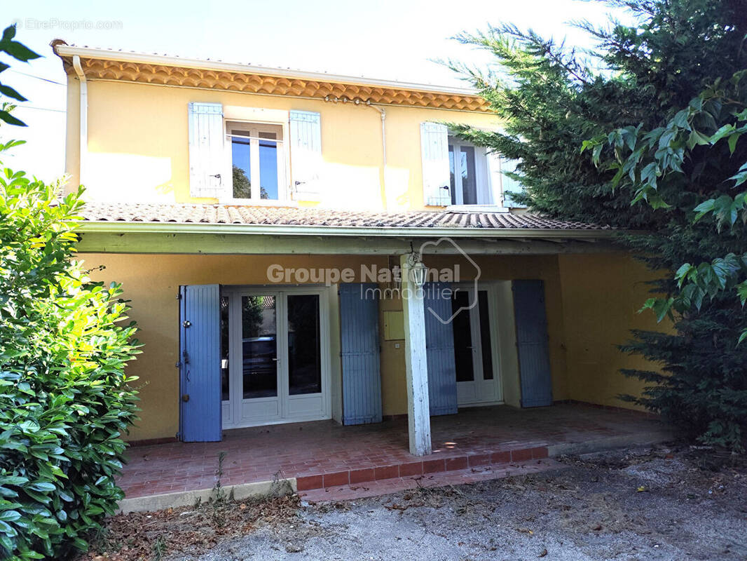 Maison à CAMARET-SUR-AIGUES