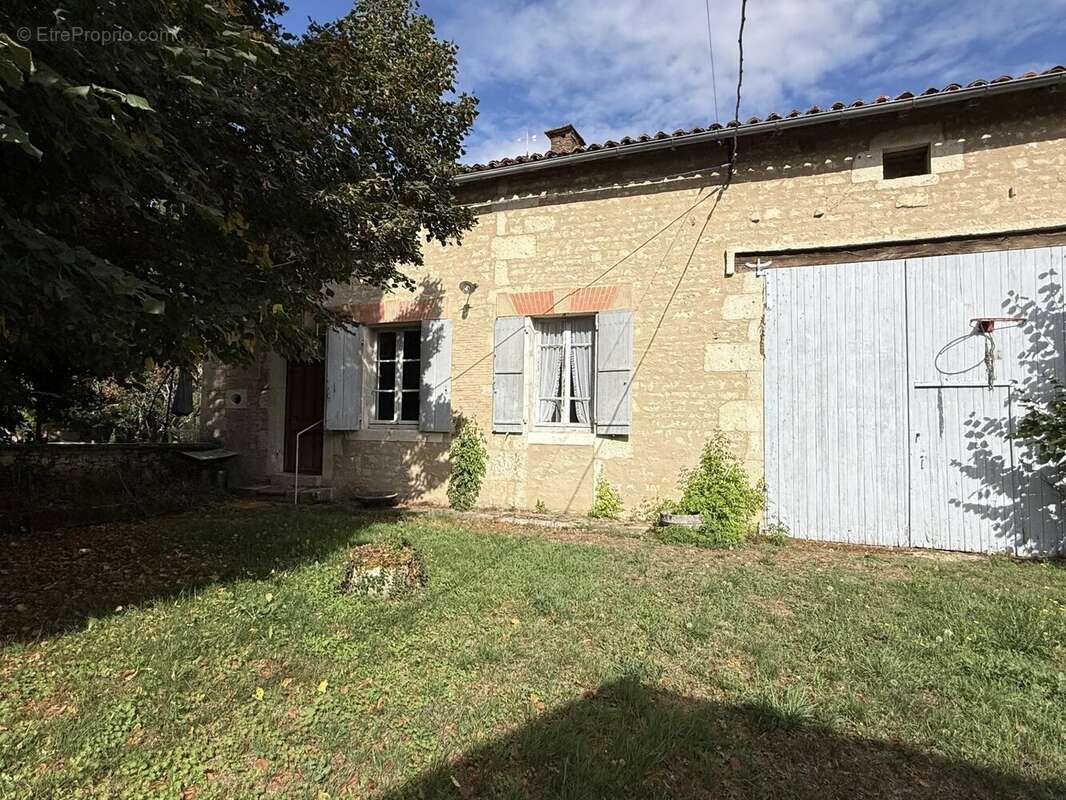 Maison charmante de 2 chambres avec terrain en bord de rivière près de Verteuil-sur-Charente - photo 13