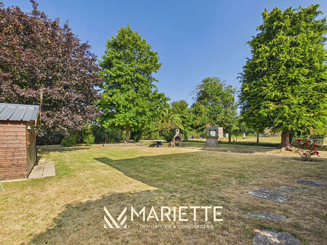 "ARLETTE", Concarneau Beuzec Maison avec travaux sur joli terrain arboré - photo 13