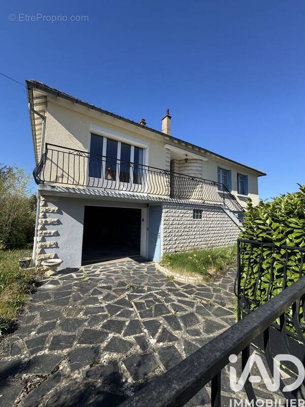 Photo 1 - Maison à LA CHAPELLE-SAINT-URSIN