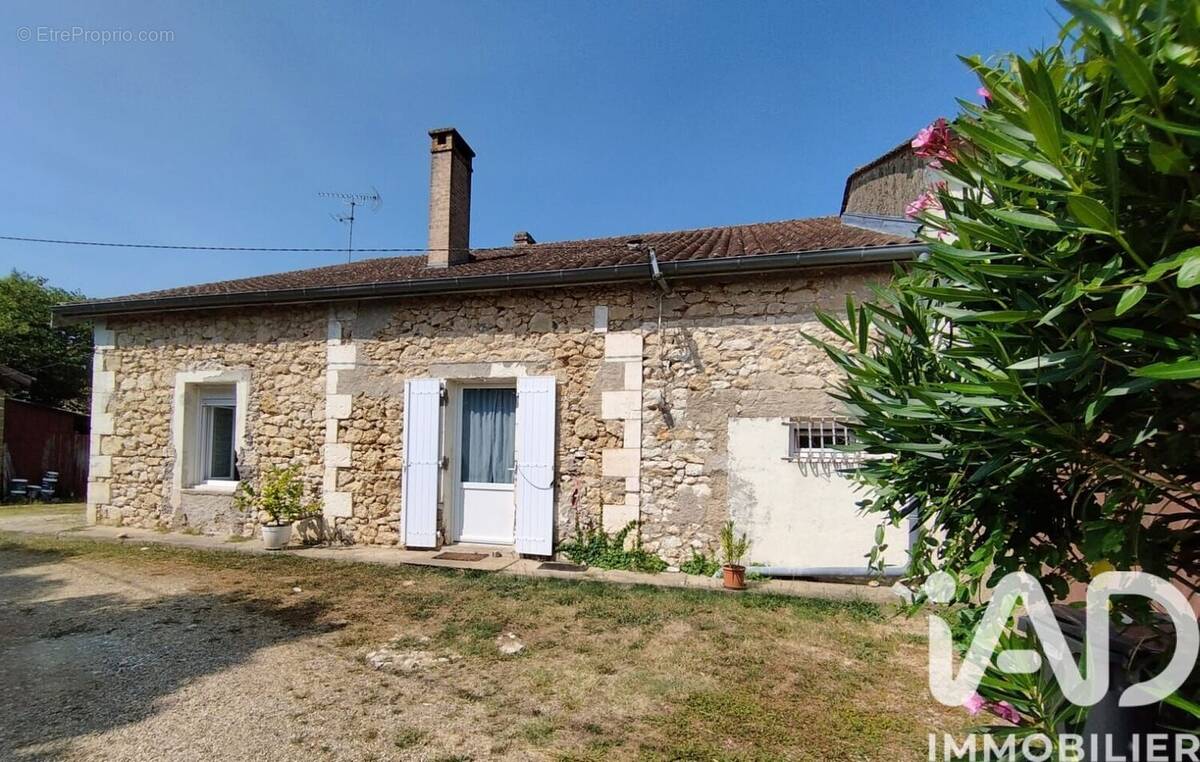 Photo 1 - Maison à BONNEVILLE-ET-SAINT-AVIT-DE-FUMADIERES