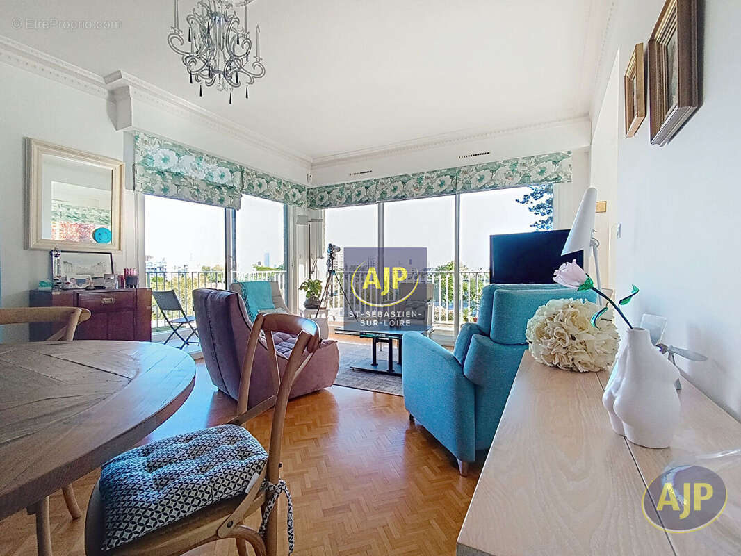 Appartement à SAINT-SEBASTIEN-SUR-LOIRE