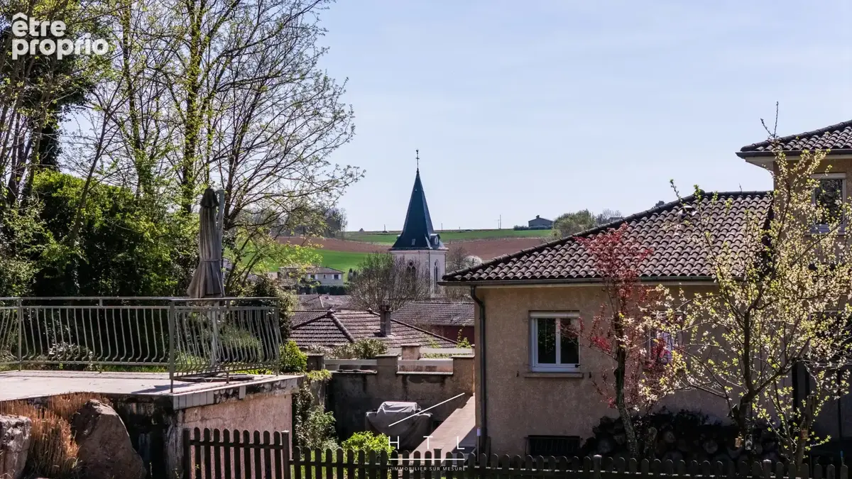 Frans - Maison 225 m2 avec dépendance indépendante, piscine et terrain de 2 475 m2 - photo 2