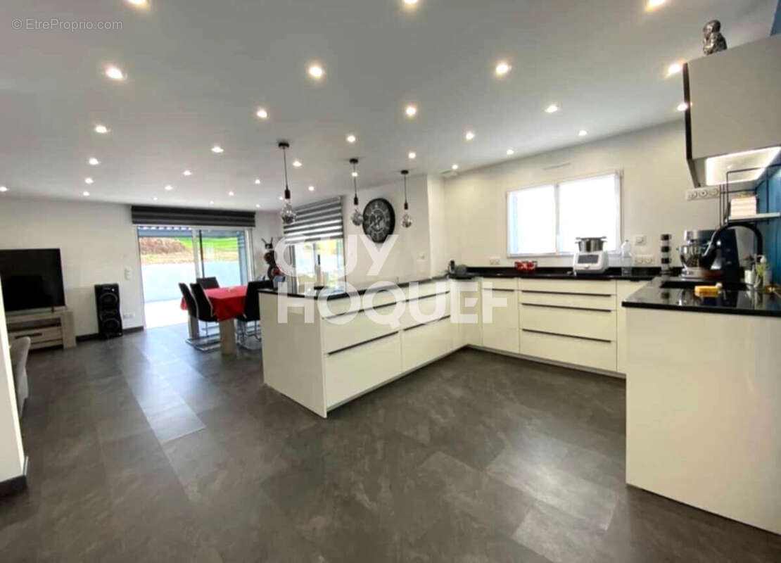 Maison à GRAND-CHAMP