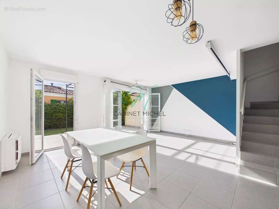 Maison à ROQUEFORT-LES-PINS