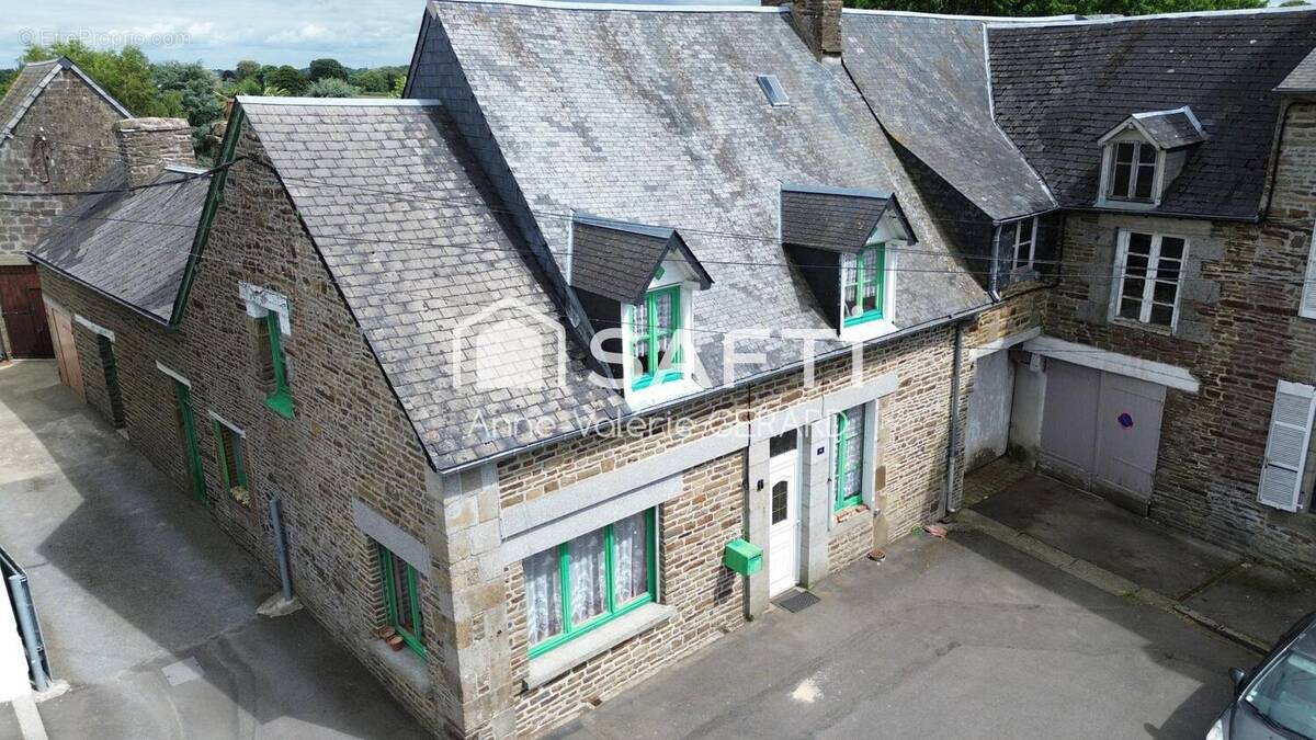 Photo 1 - Maison à FOUGEROLLES-DU-PLESSIS