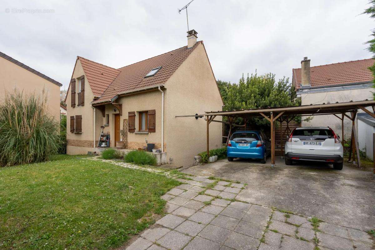 Maison à AULNAY-SOUS-BOIS