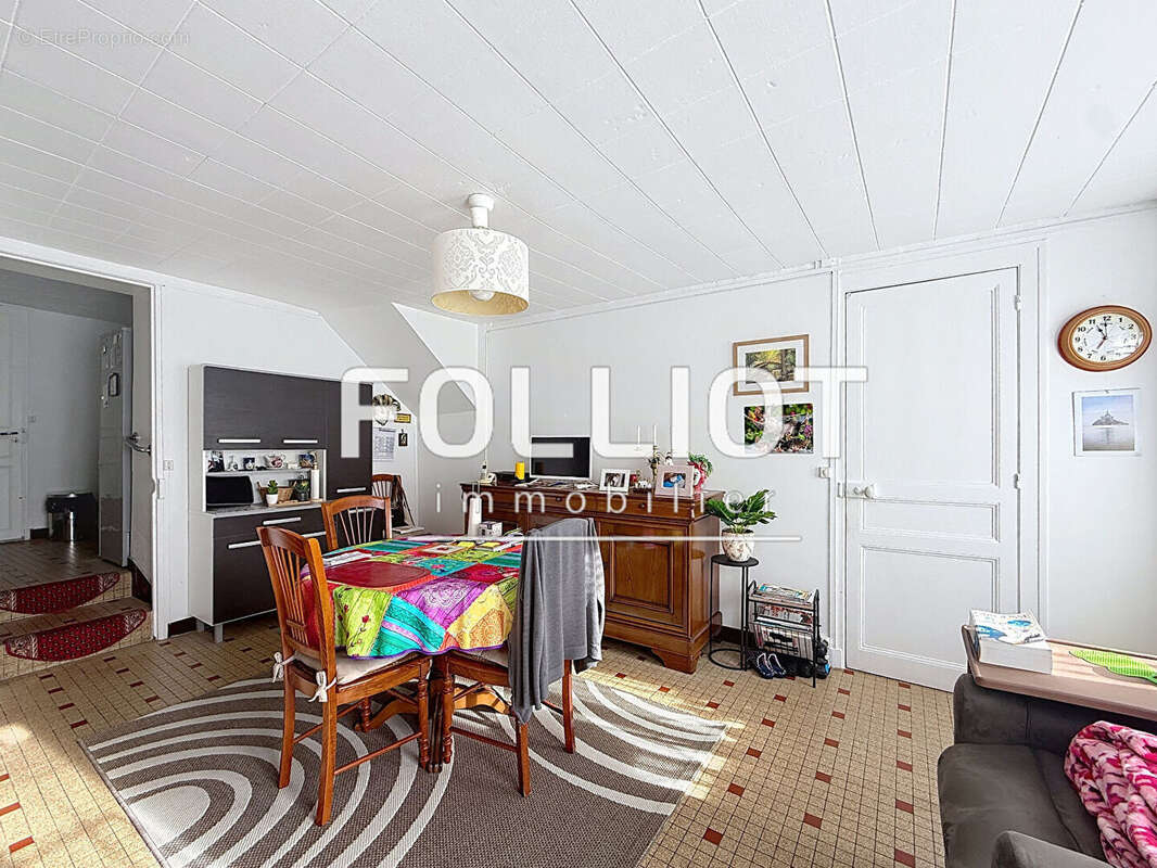 Appartement à SAINT-PAIR-SUR-MER