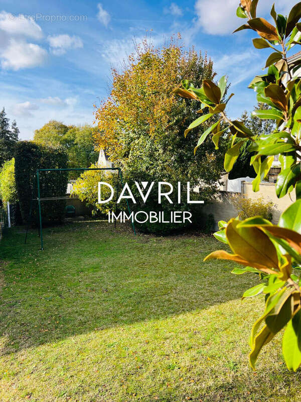 Terrain à CONFLANS-SAINTE-HONORINE