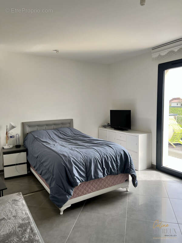 Maison à BAGE-LE-CHATEL