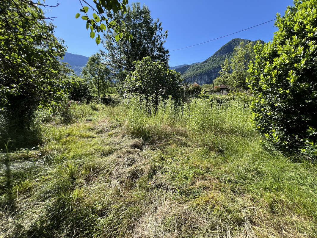 Terrain à ROVON