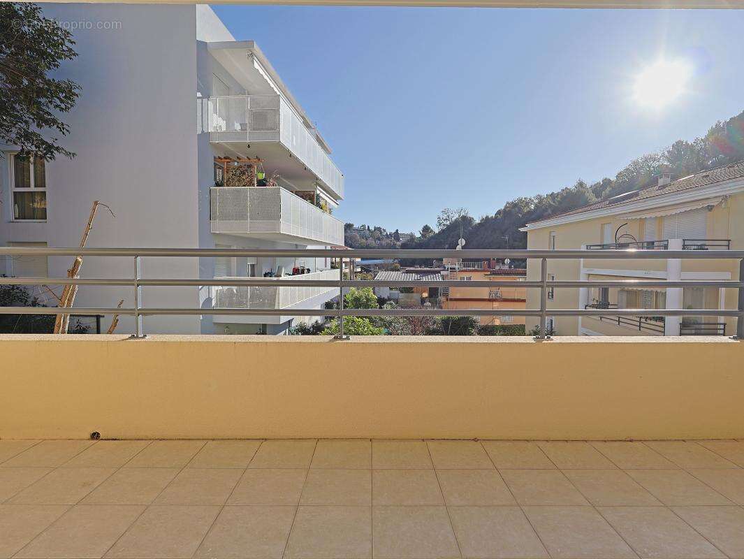 Nice Gairaut : 2 Pièces avec Terrasse Sud et Garage dans Résidence Récente - photo 6