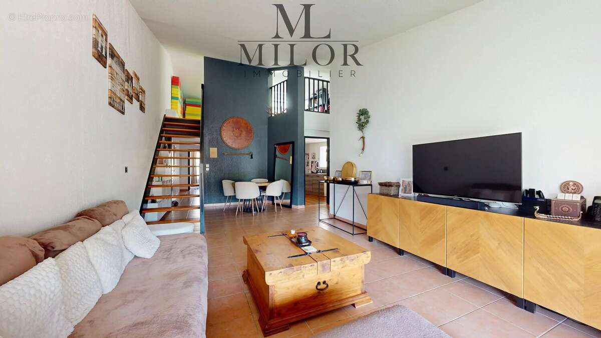Saint-martin-du-var – dernier étage, 5 pièces avec mezzanine et deux balcons - photo 3