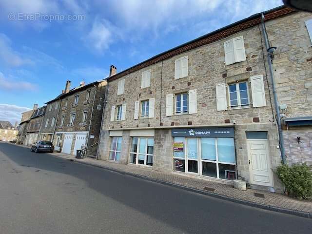 Bel Immeuble de Rapport au coeur du village d'Ayen Corrèze 4 locations - photo 12