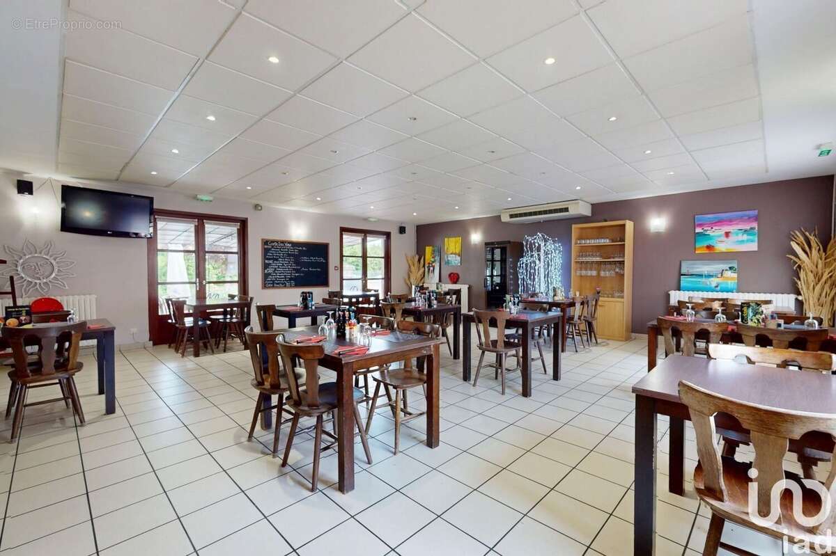 Photo 3 - Commerce à MOUREUILLE