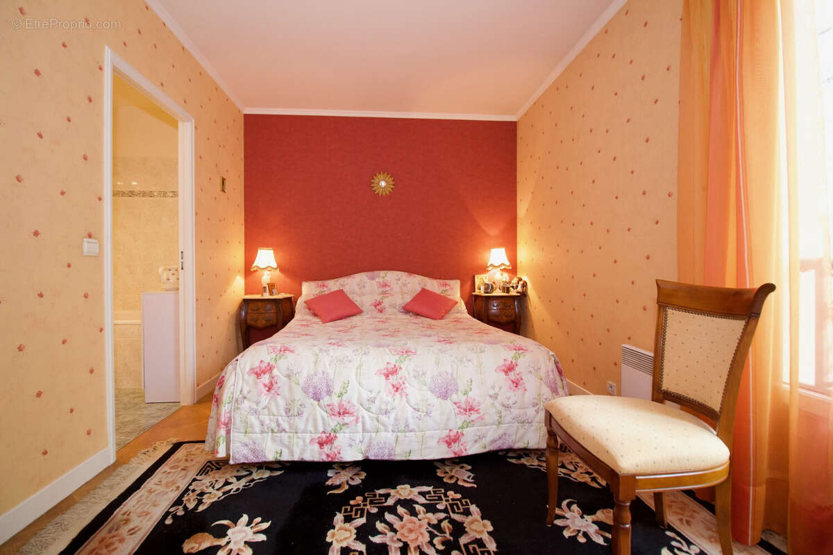 Appartement à LEVALLOIS-PERRET