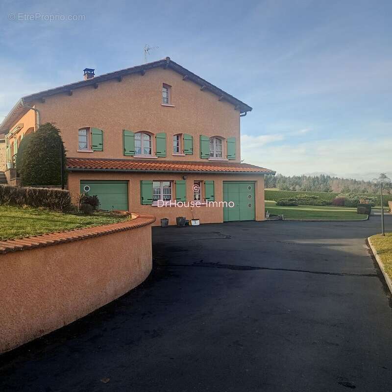 Maison 160 m² à Craponne-Sur-Arzon  - photo 2