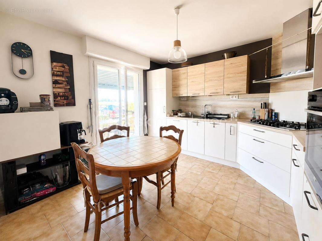 La chapelle-neuve - charmante maison - 6 pieces - vie plain pied - jardin clos et arbore - photo 3