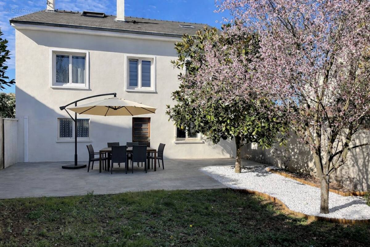 IA ext - Maison à BRUNOY