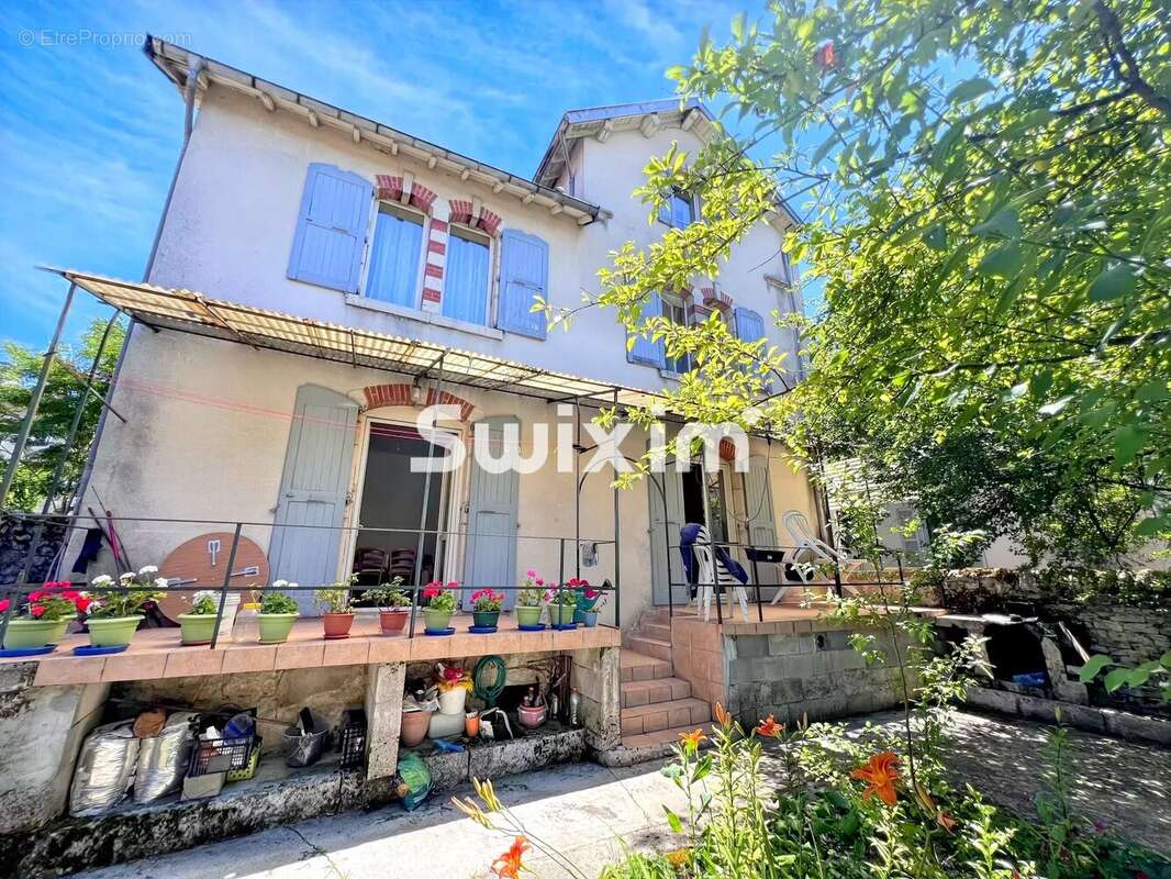 Volume, charme, et potentiel : la maison qu’il vous faut - photo 10