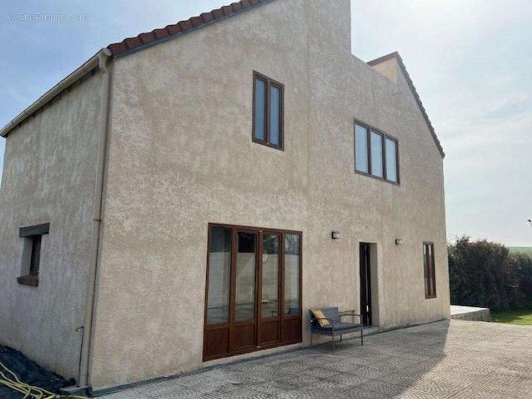 Maison à BORNEL