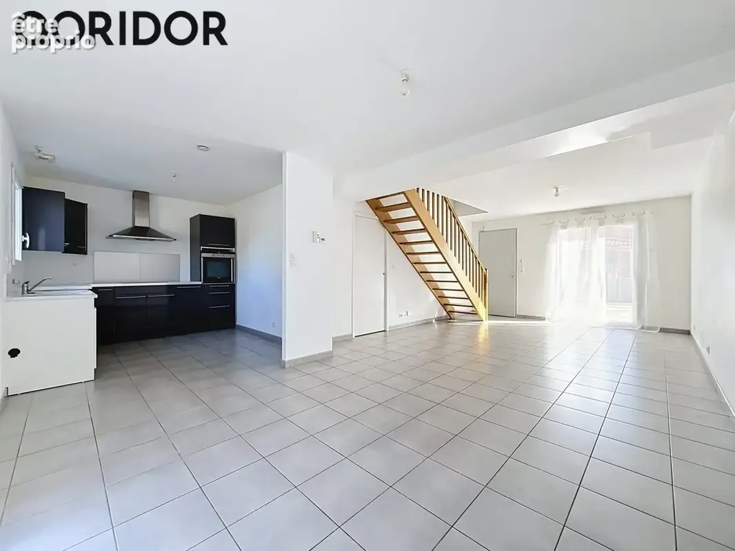 Maison 4 pièces 95 m² à vendre à Basse-Goulaine (44115) - photo 2